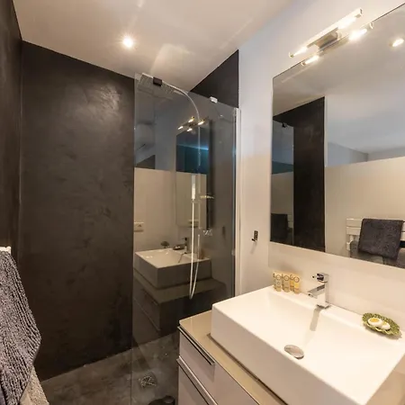 Deluxe With Garden Pool And Sea View *